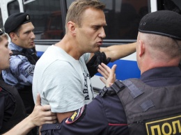 Алексея Навального арестовали на десять суток