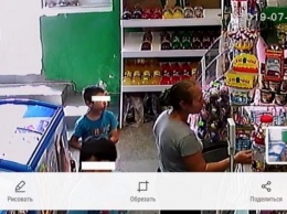 В николаевских магазинах «промышляет» женщина с двумя детьми