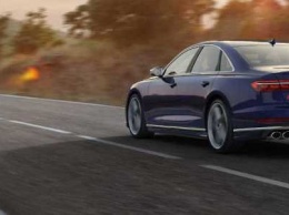 Audi представила S8 2020 с мощным гибридным V8: фото и характеристики