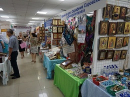 Ярмарка «Мир православный»: одесситы покупают литературу и украшения из России, Сербии и Белоруссии