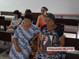 «Здесь справедливости не будет!» - мать убитой в Николаеве девушки собирается в Киев