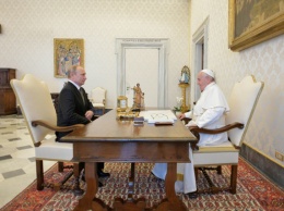 Путин опозорился на встрече с Папой Франциском: это уже традиция