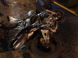 Вылетел из седла и пролетел несколько метров: на Черемушках мотоциклист врезался в автомобиль