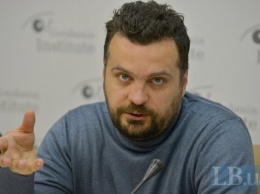 Глава Госкино обратился к Зеленскому по поводу сериала "Сваты"