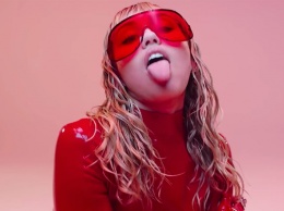 Лучшие клипы на грани порно от Майли Сайрус, Мадонны, Rammstein и Мэнсона