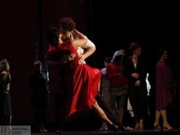 "Полет в ритме танго": Закрытие сезона в Украинском театре