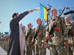Николаев отмечает День ВМС: с военным парадом, торжественной присягой новобранцев и выставкой военной техники (ФОТО)
