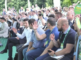 В "Слуге народа" провели чистки: кого исключили и как проигнорировали мнение украинцев