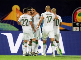 КАН: Мадагаскар сенсационно вышел в 1/4 финала, Алжир обыграл Гвинею (видео)