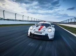 Среднемоторный Porsche 911 RSR сменил поколение