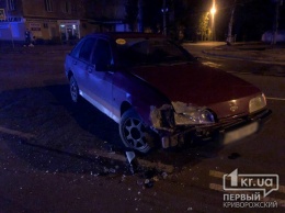 Ночью в Кривом Роге в ДТП попали две легковушки