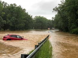 Ливень скрыл под водой целые улицы