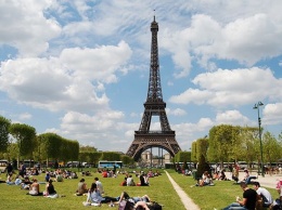 В Париже объявили чрезвычайную ситуацию из-за климата