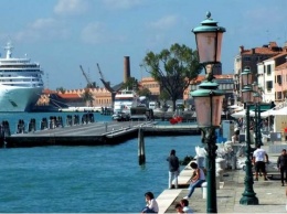 Власти Венеции не будут брать плату с туристов
