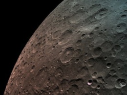 Лунный аппарат Китая поделился новыми фото с темной стороны Луны