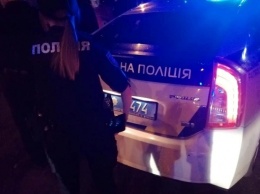 Газовый баллончик и кулаки: в Одессе автомобиль едва не сбил ребенка на самокате, после чего начались разборки