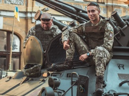 "Не тебе решать, генерал": скандал Зеленского и ВСУ набирает обороты, на Майдан выводят бойцов