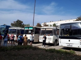 "В г*вне не купаемся, у нас катастрофа, до свидания": из аннексированного Крыма бегут последние туристы