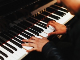 Самый быстрый в мире пианист приглашает херсонцев на концерт