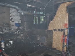 В Николаеве в арендованном здании в Ингульском районе горел мусор