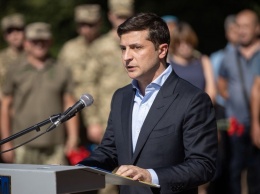 Зеленский внес в парламент законопроект о люстрации чиновников времен Порошенко