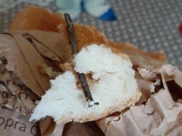Житель Днепропетровщины нашел в буханке хлеба ржавый гвоздь