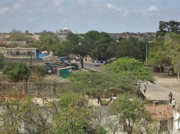 Взрыв и стрельба: террористы атаковали отель в Сомали, убив 10 человек