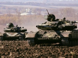 На луганском и донецком направлении зафиксировали танки, гаубицы и "Грады"