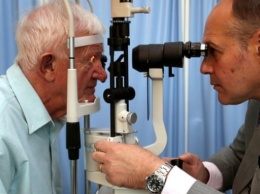 Американские ученые изобрели имплант, способный частично вернуть зрение слепым людям