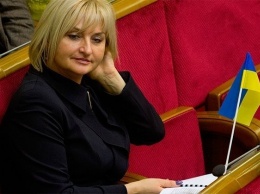 С мандатом отлетела и неприкосновенность: депутат Луценко не сдержала слез