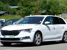 Появились снимки салона новой Skoda Octavia (ФОТО)