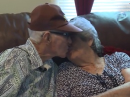 Вечная любовь существует: в США муж и жена прожили 71 год вместе и умерли в один день