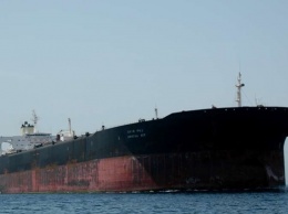 Иран отбуксировал поломавшийся танкер из ОАЭ в свои воды
