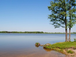 В Ровенской области отец с сыном попали в водоворот озера и не выбрались