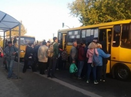 В Херсоне пенсионерка «брала штурмом» маршрутку и сломала шейку бедра