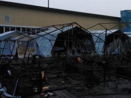 При пожаре в палаточном городке в России погиб ребенок