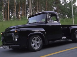 Старый ГАЗ превратили в яркий заниженный пикап в американском стиле