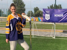 Она мечтает вернуться на лед: хоккеистка из Днепра борется с тяжелой болезнью (Фото)