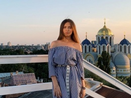 Дочь Елены Кравец покорила поклонников на отдыхе в Одессе (фото)
