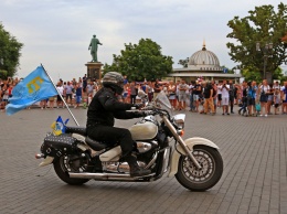 Три тысячи километров и три десятка городов: в Одессе финишировал мотопробег "За единство Украины!"