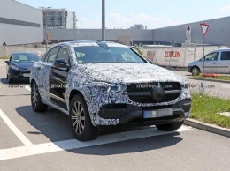 На тестах замечен прототип обновленного Mercedes GLE Coupe