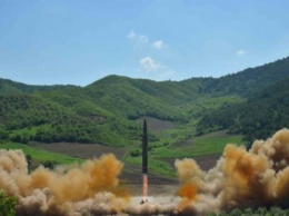 Северная Корея запустил две неопознанные ракеты