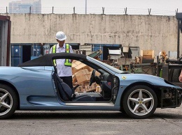 Бульдозер «закатал в асфальт» контрафактный суперкар Ferrari 360 Spider (ВИДЕО)