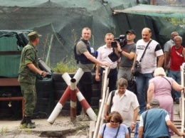 Российских пропагандистов и боевиков пустили на украинскую территорию в Станицу Луганскую