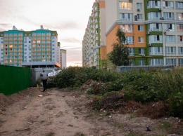 Под Киевом девушка подорвалась на гранате и окровавленная ползла к людям