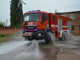 В Украине построили уникальный пожарный автомобиль (фото)