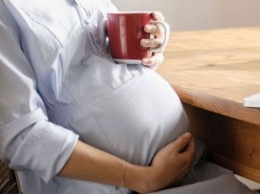 Кофе при беременности может повреждать печень у плода и вызывать задержки в его развитии