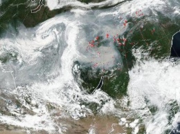 Вид из космоса на пожары в Сибири (фото)