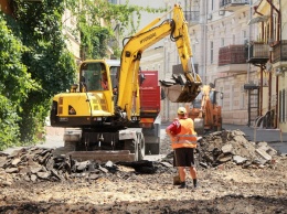 Капремонт Воронцовского переулка: рабочие активно убирают старую дорогу