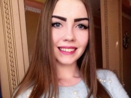 Красавицу Диану Хриненко хоронят в открытом гробу, рыдает вся Украина: «Все ждали, что она вернется»